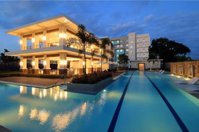8 Spatial Condominium Davao Экстерьер фото