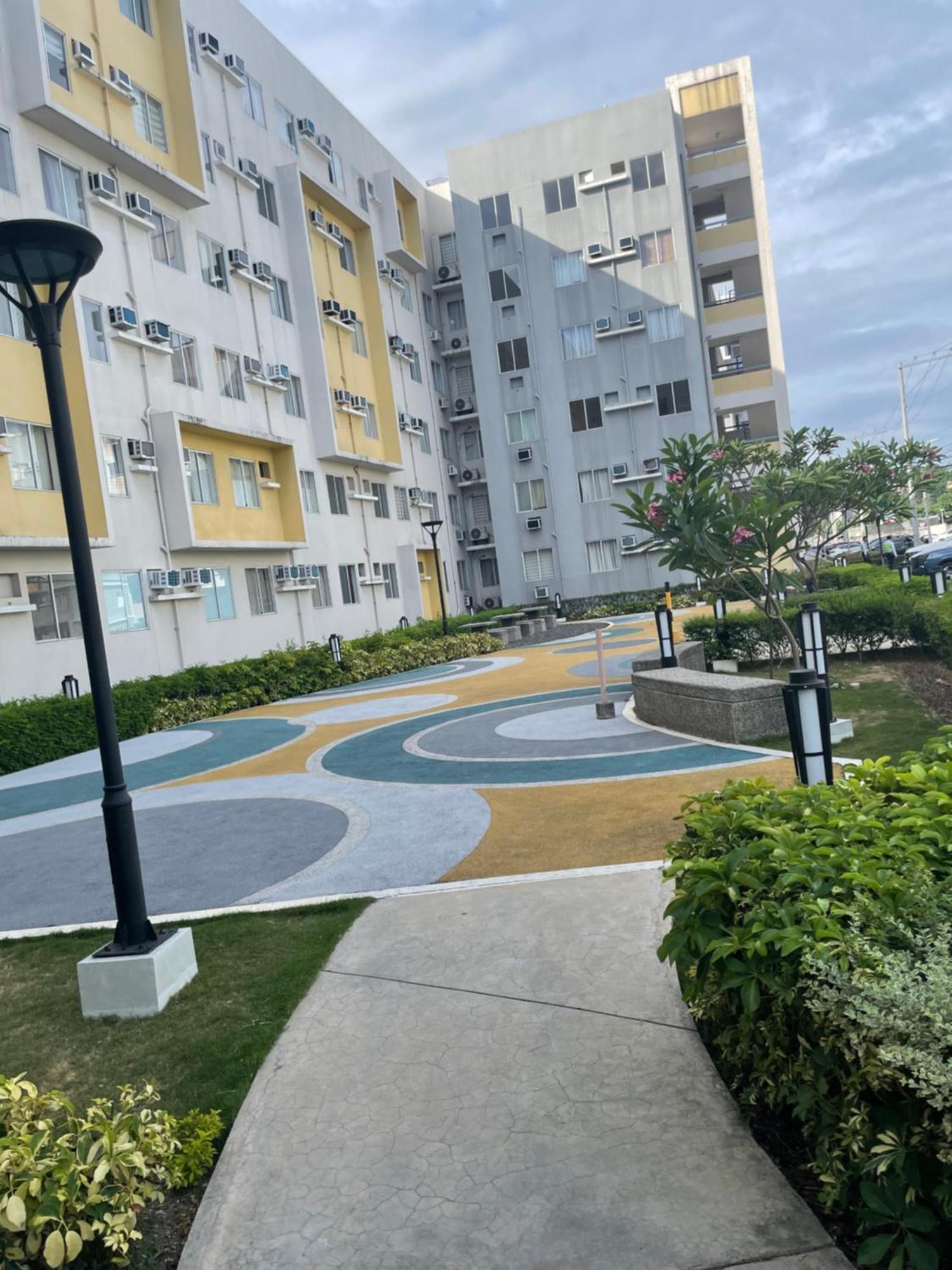 8 Spatial Condominium Davao Экстерьер фото
